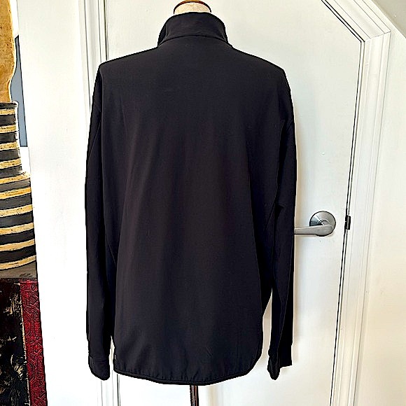 NWOT! Men's Uniqlo Lightweight Jacket! - Picture 3 of 8